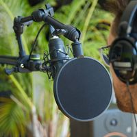 Gravity Pop-Filter
