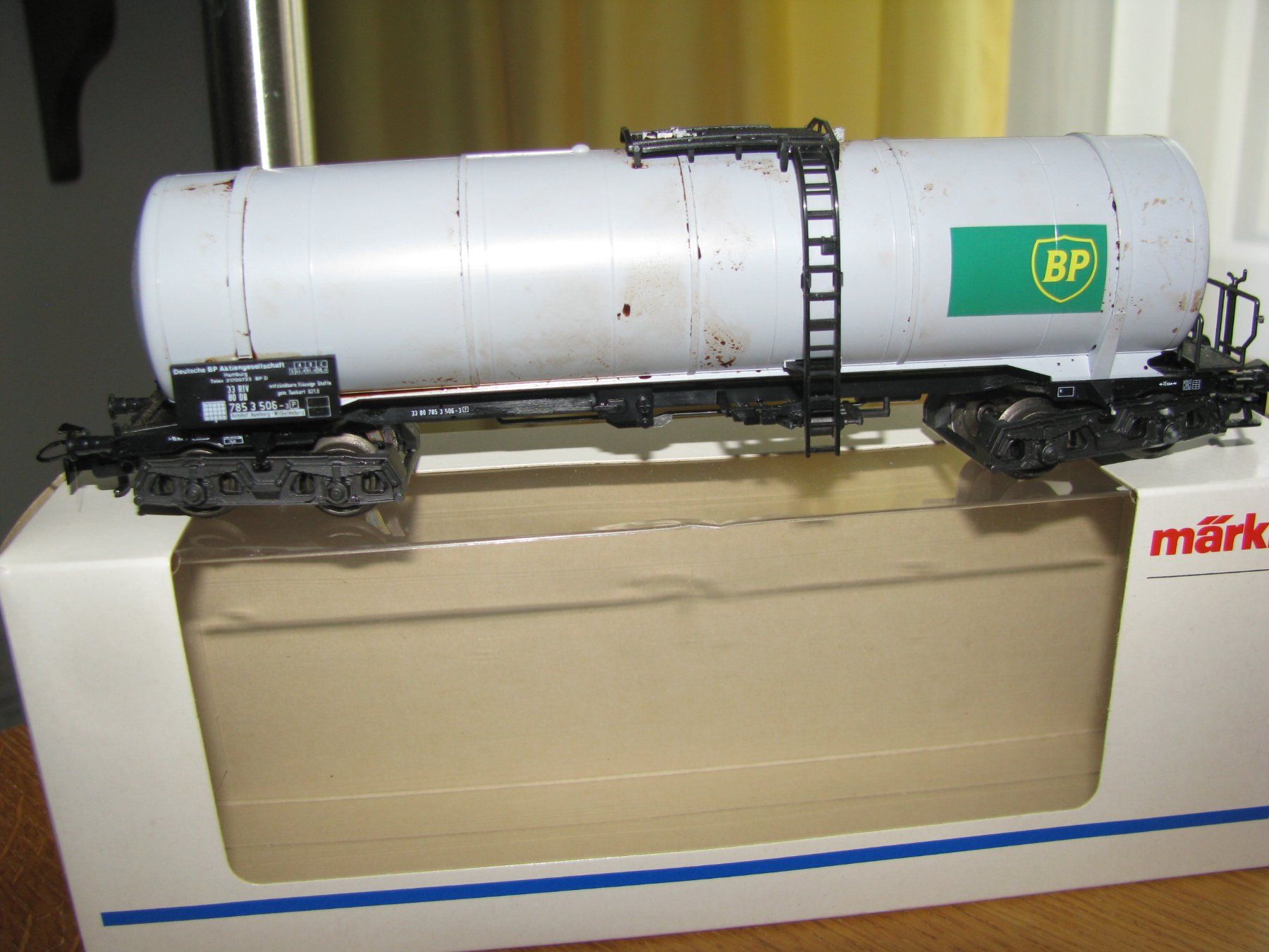 Märklin Modellini di ferrovie: Märklin Nr. 4758 - Kesselwagen der DB – Usato da Kloten venduto da Minitrain1942