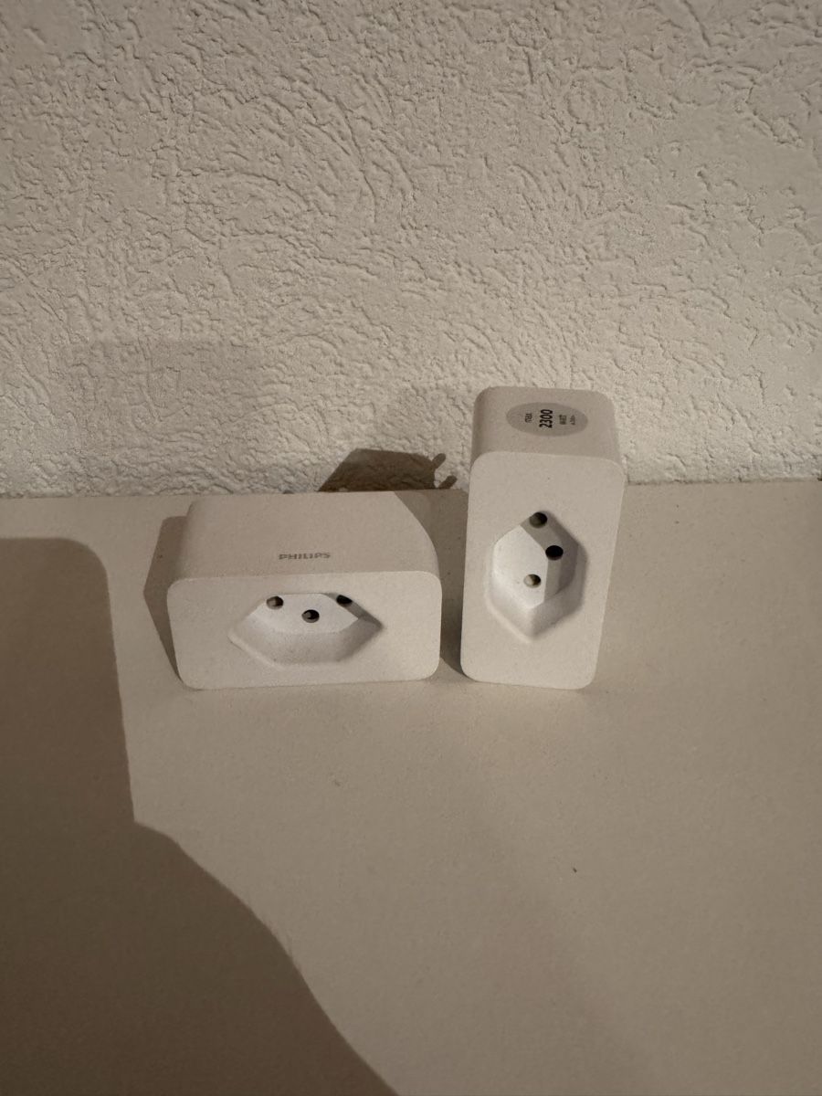 Spine: 2x Philips Hue Smart Plug Steckdose – Usato da Thierachern venduto da jassi92
