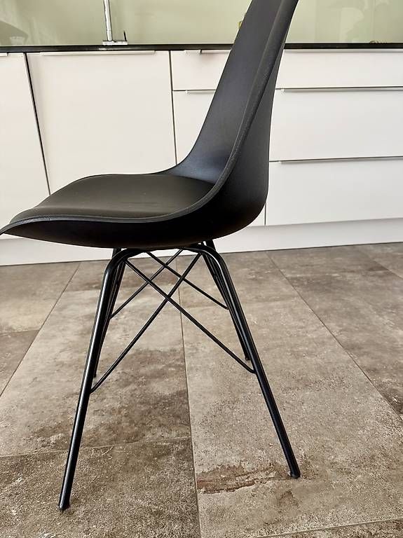 Set di tavolo e panche: Esstisch mit vier Stühlen hell beige schwarz gebraucht – Usato da Schlierbach venduto da virga 2