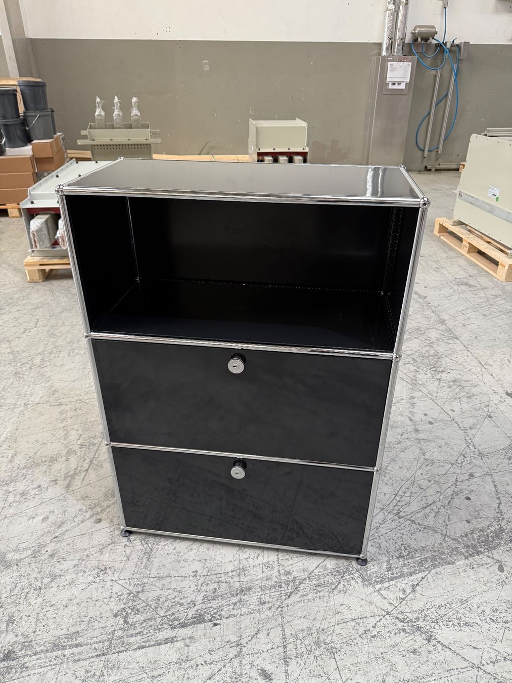 USM Regale: USM Haller Sideboard 1x3 Graphitschwarz 1x3 Q2 – Gebraucht aus Balsthal von Designhaus.Schmitt 1