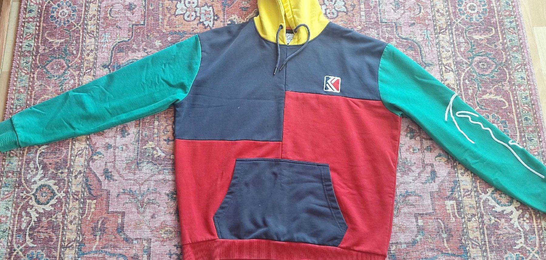 Maglioni & Felpe: Hoodie mehrfarbig Grösse L – Usato da Winterthur venduto da shishibelle