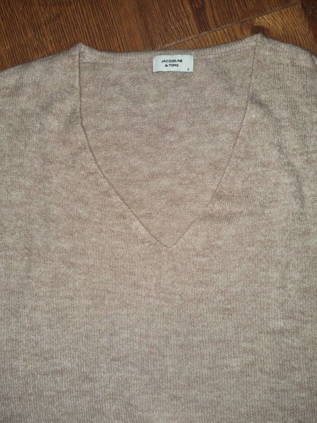 Maglioni & Felpe: Kuscheliger Pullover Gr. S, beige, V-Ausschnitt – Usato da Vättis venduto da cala010 1