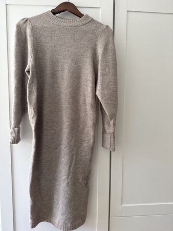 Cozy Knit Dress, Puff Sleeves, Perfect for Autumn