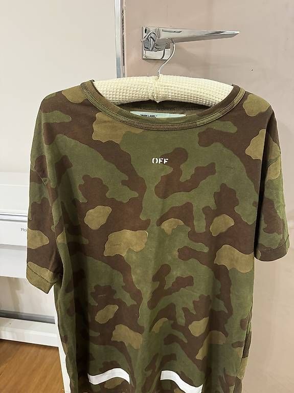 Off-White T-shirt: T-Shirt Off-White – Usato da lugano venduto da xen_q9zz
