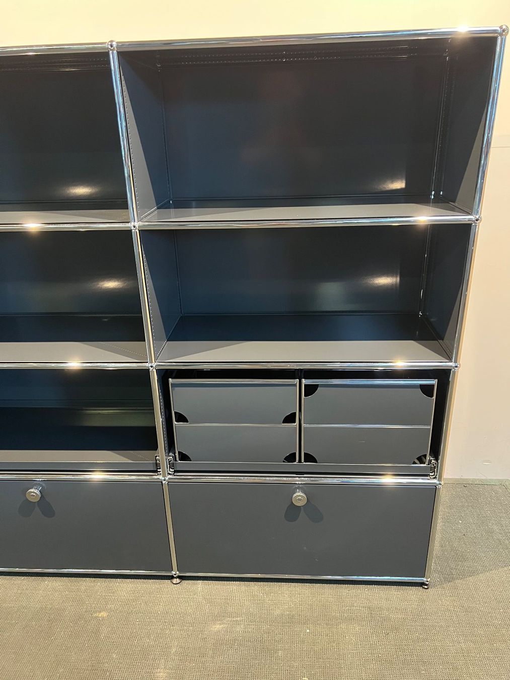 USM Regale: 008 USM Haller Möbel 2x4 – Gebraucht aus Wangen an der Aare von TBYN 2