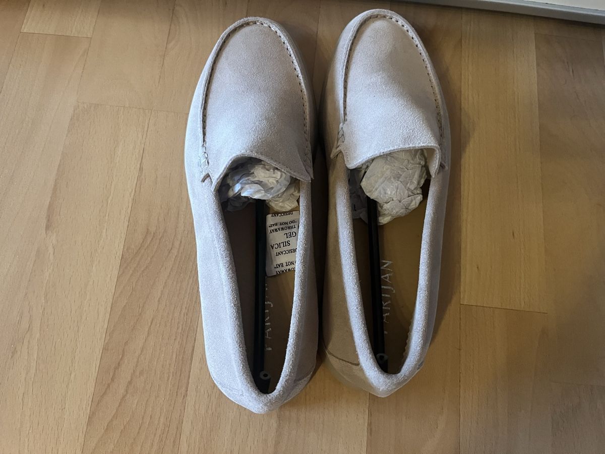 Scarpe da uomo: Wildleder Slipper Parijan 44 – Nuovo e nell'imballaggio originale da Schänis venduto da retail_rover 3