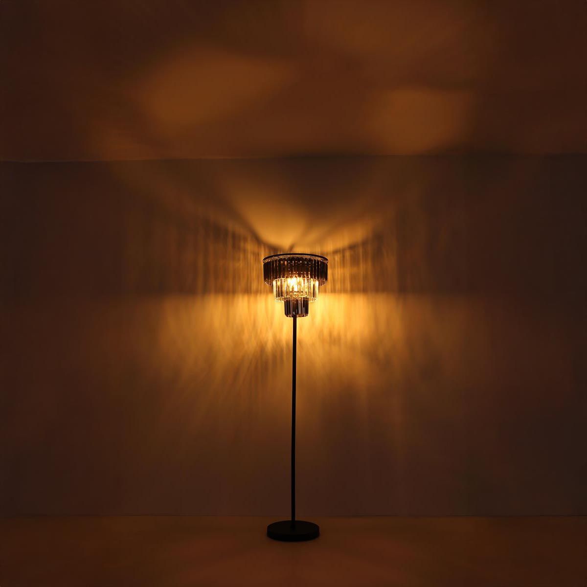 Lampade: Stehleuchte, Glaskristalle, 160 cm Höhe – Nuovo (secondo la descrizione) da Kreuzlingen venduto da Smart-Light 3