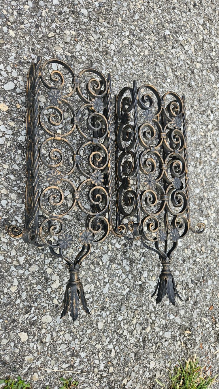 Tutte le decorazioni: 2 reti decorative in ferro battuto – Usato da Melano venduto da H-Sara