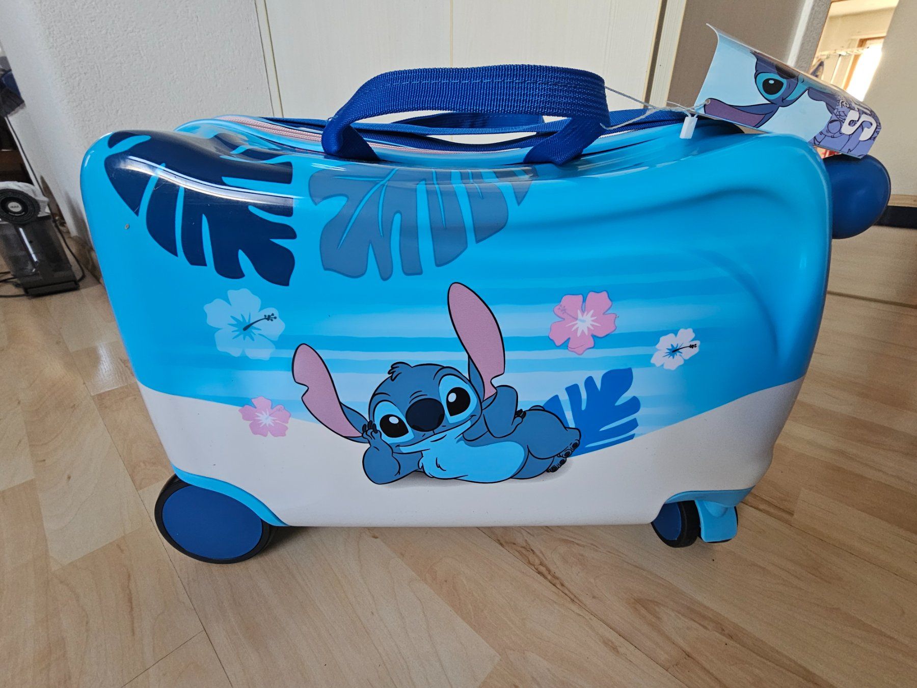 Koffer & Taschen: Stitch Ride on Trolley – Neu (gemäss Beschreibung) aus Balterswil von Dikdik1992