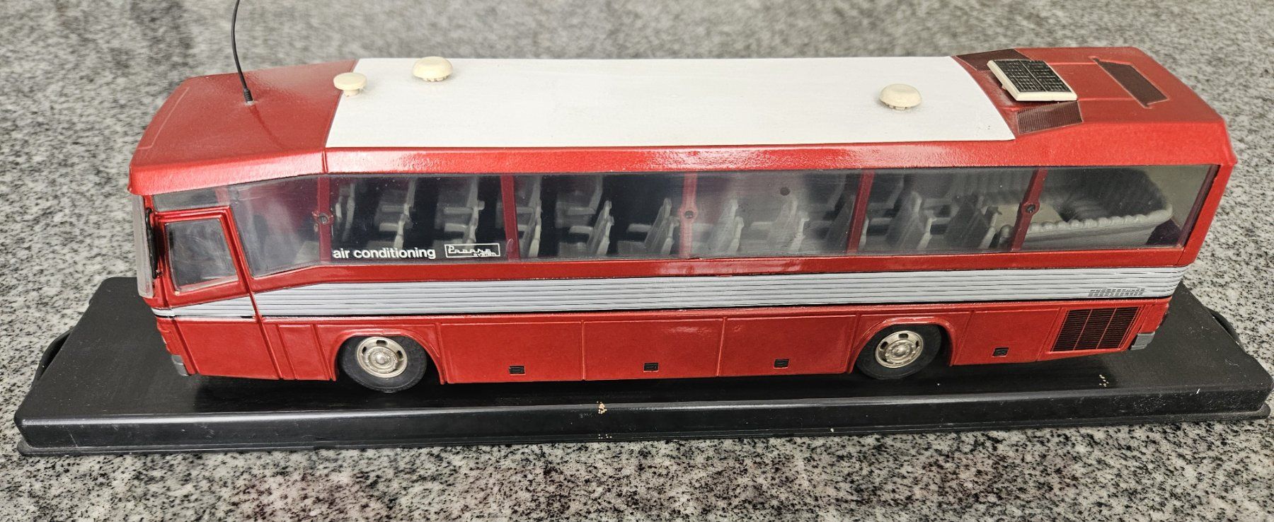 Automobili: Modellbus Travel in Rot – Usato da Steinhausen venduto da Maria-Teresa.Ehrler