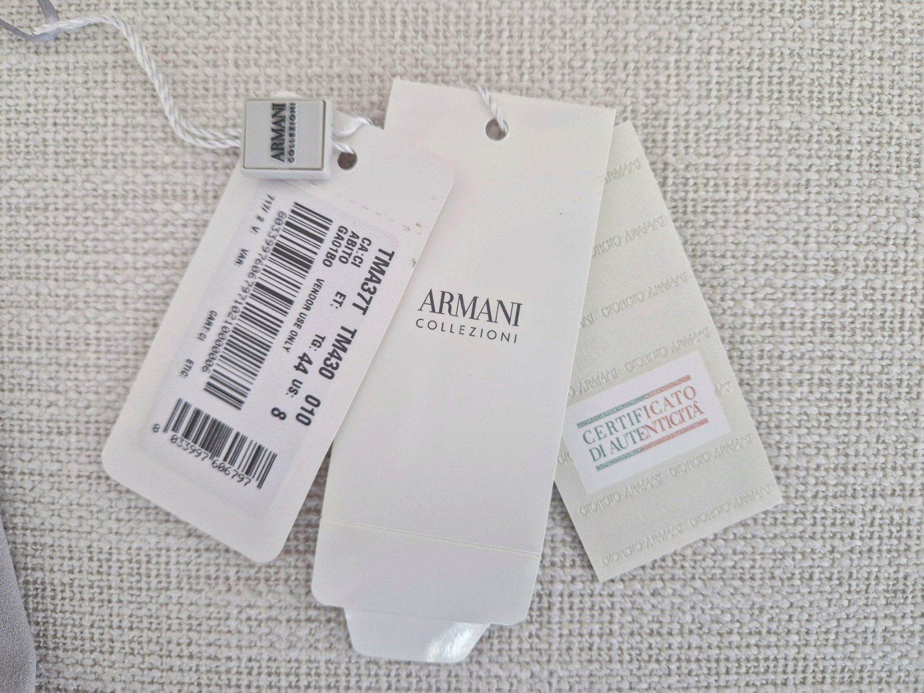 Armani Vestiti: ARMANI COLLEZIONI Neu Gr. M/L – Nuovo e nell'imballaggio originale da Horgen venduto da akkohappyshopping 7