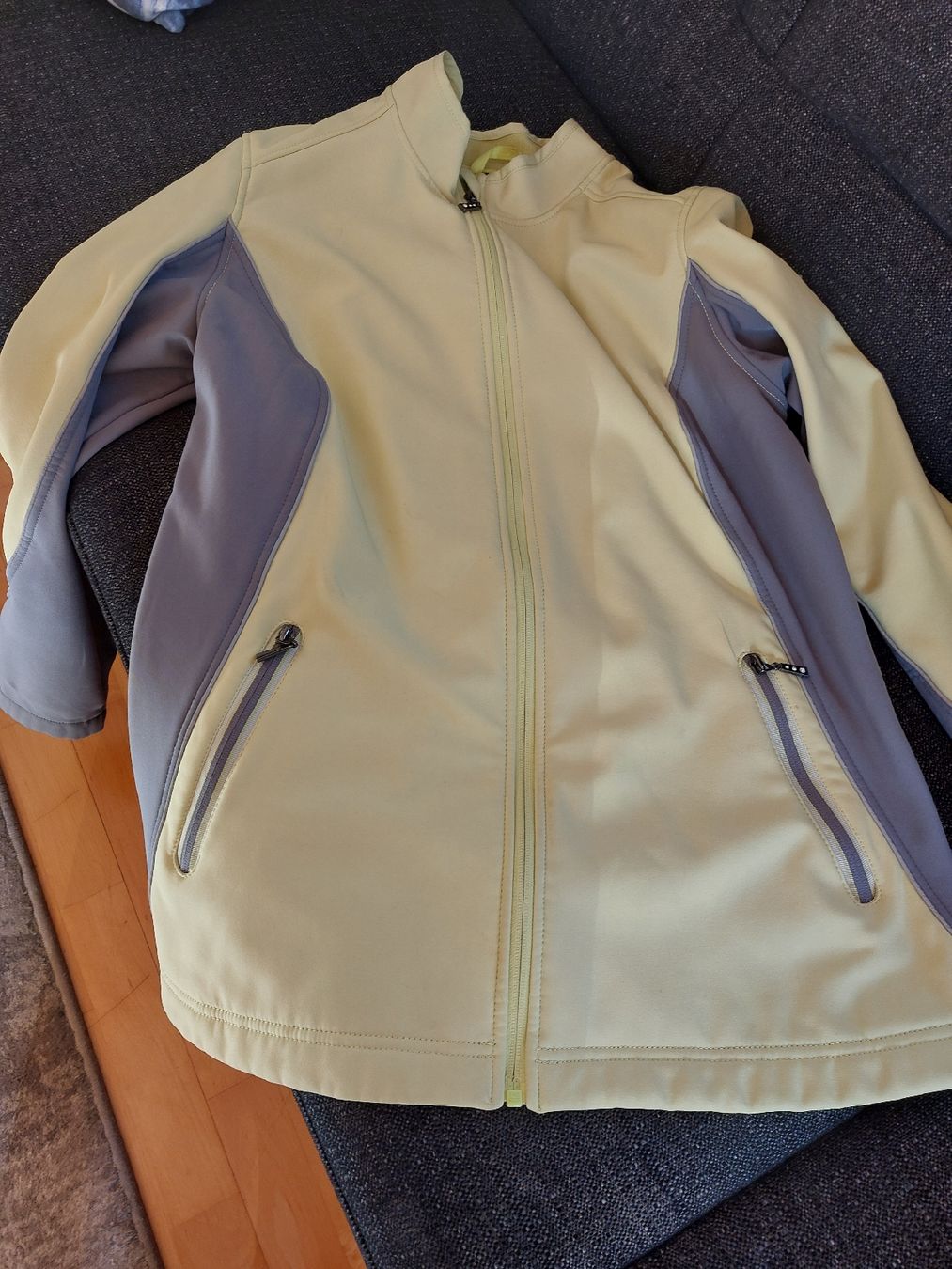 C&A Jacken: Übergsngs-Jacke soft shelGr 44 – Gebraucht aus Landquart von Cedes 1