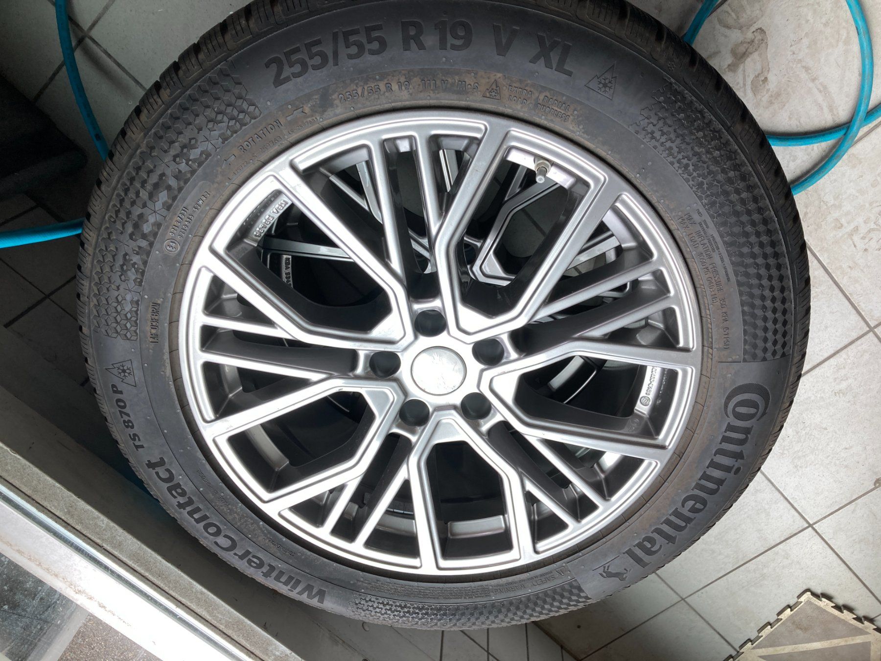 Audi Pneumatici & Ruote complete: 255/55R19 Winterräder Audi e-tron – Usato da Cham venduto da WB2223 2