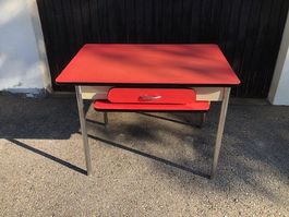 Ancienne table vintage formica rouge