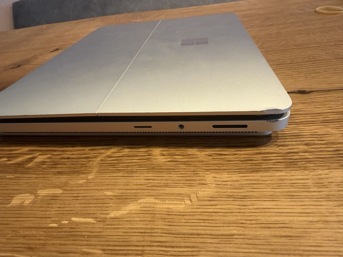Microsoft Portables: Microsoft Surface (defektes Gehäuse) – Défectueux à Lommis par bettina.mueller 1