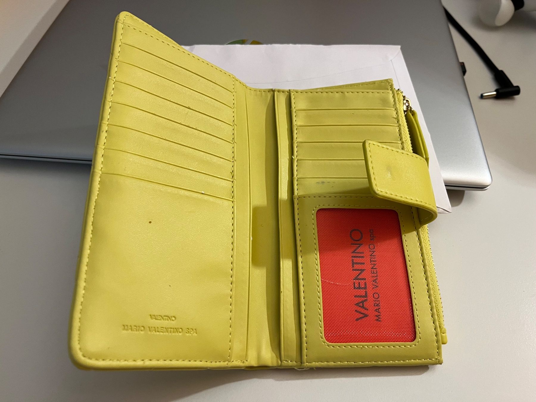 Valentino Portemonnaie: Valentino Portemonnaie in gestepptem Design – Gebraucht aus Nänikon von Camy 1