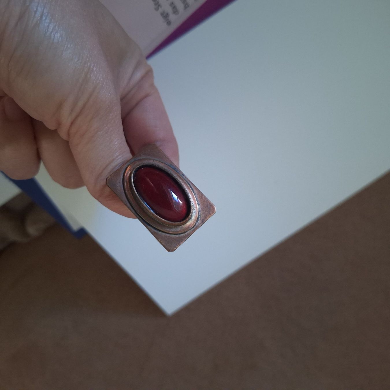 Anelli: Vintage Ring, Grösse verstellbar, dunkelroter Stein – Usato da Winterthur venduto da ric_rl7n 6
