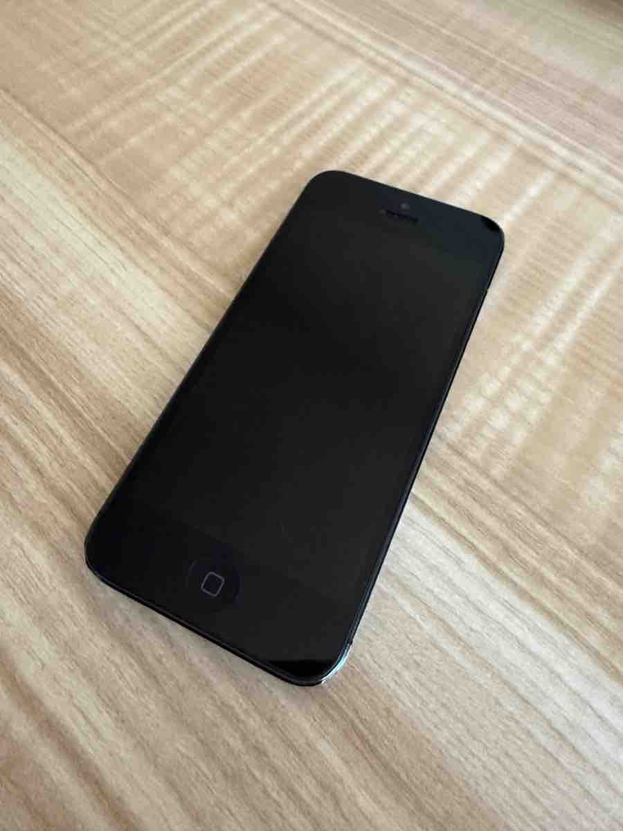 Apple Handys / Smartphones: Apple iPhone 5 32GB Knopf defekt – Defekt aus Belp von atzezone 1