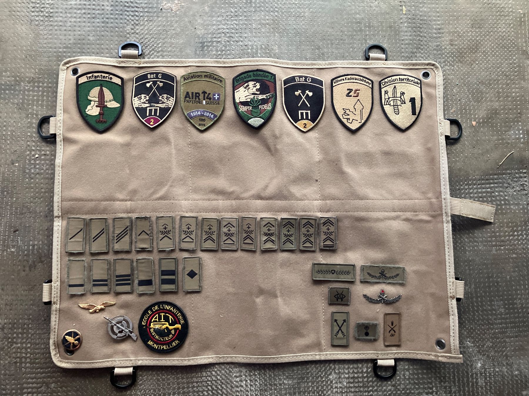 Schweizer Armee Plaketten & Abzeichen: Collection grade armée Suisse – Gebraucht aus Pully von yan_w5mm