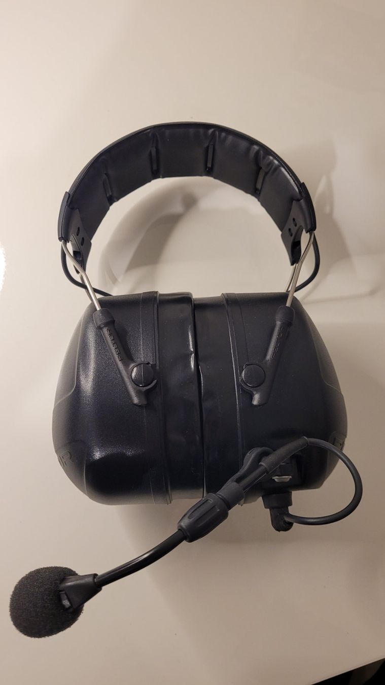 3M Kopfhörer: Headset Peltor 3M mit Mikrofon – Gebraucht aus Kaiseraugst von Lux1 1