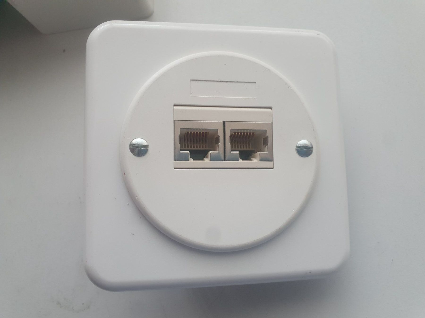 Spine: Doppel Netzwerk Steckdose UKV 2xRJ45 – Nuovo (secondo la descrizione) da Zürich venduto da eymen20