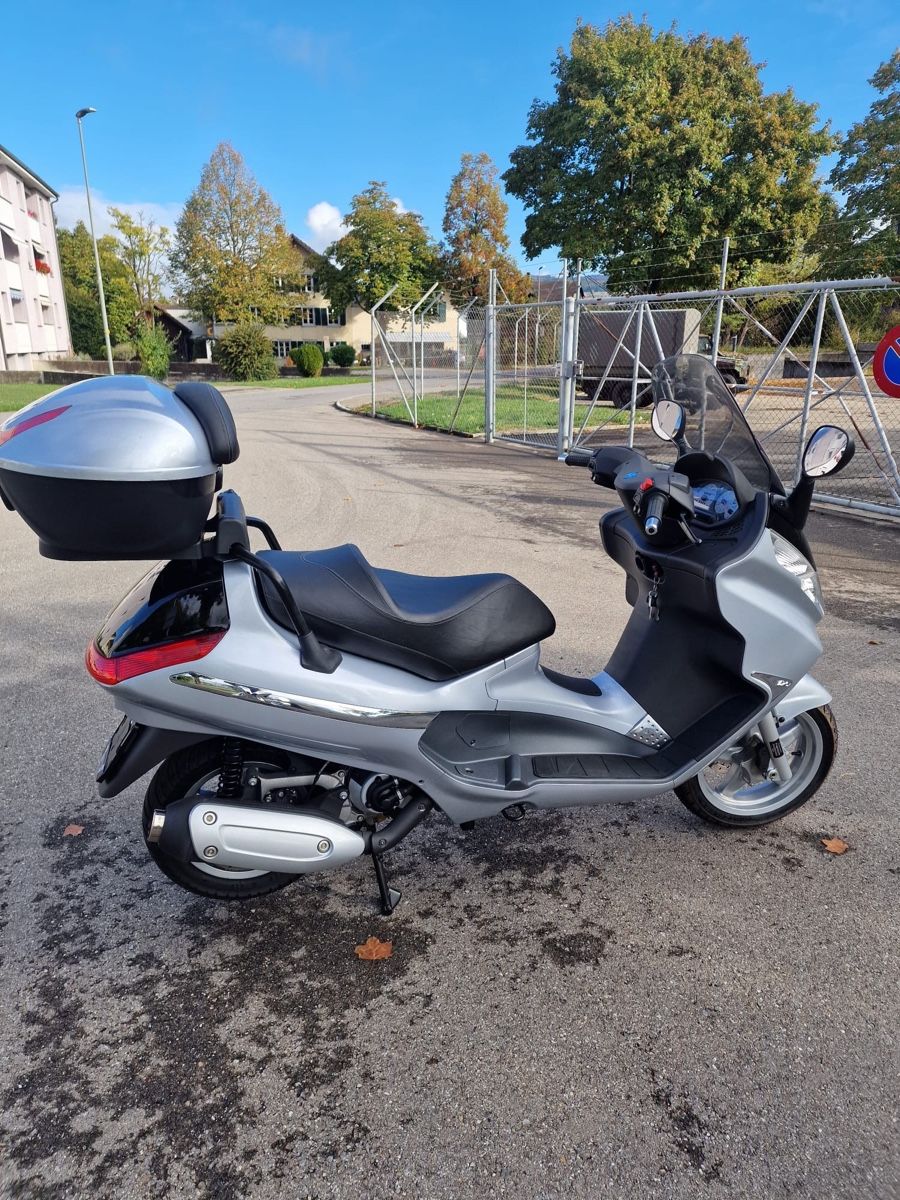 Piaggio Scooters: Piaggio X8 ab MFK – D'occasion à Thun par master007 5