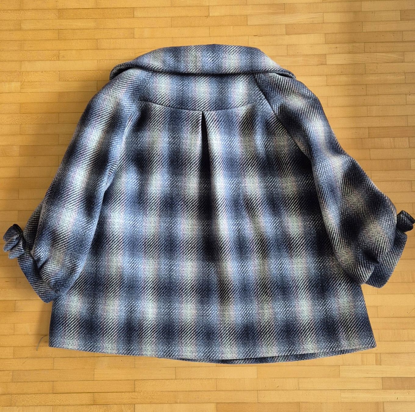 Cappotti: Manteau court super mignon – Usato da Villars-sur-Glane venduto da Verocac 1