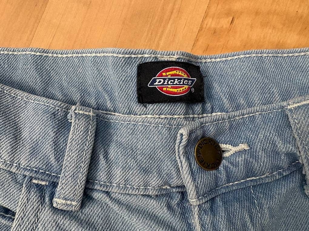 Dickies Pantaloni: Neu: Jeansshorts DICKIES Gr. 26 – Nuovo (secondo la descrizione) da Willisau venduto da ani_gtk8 1