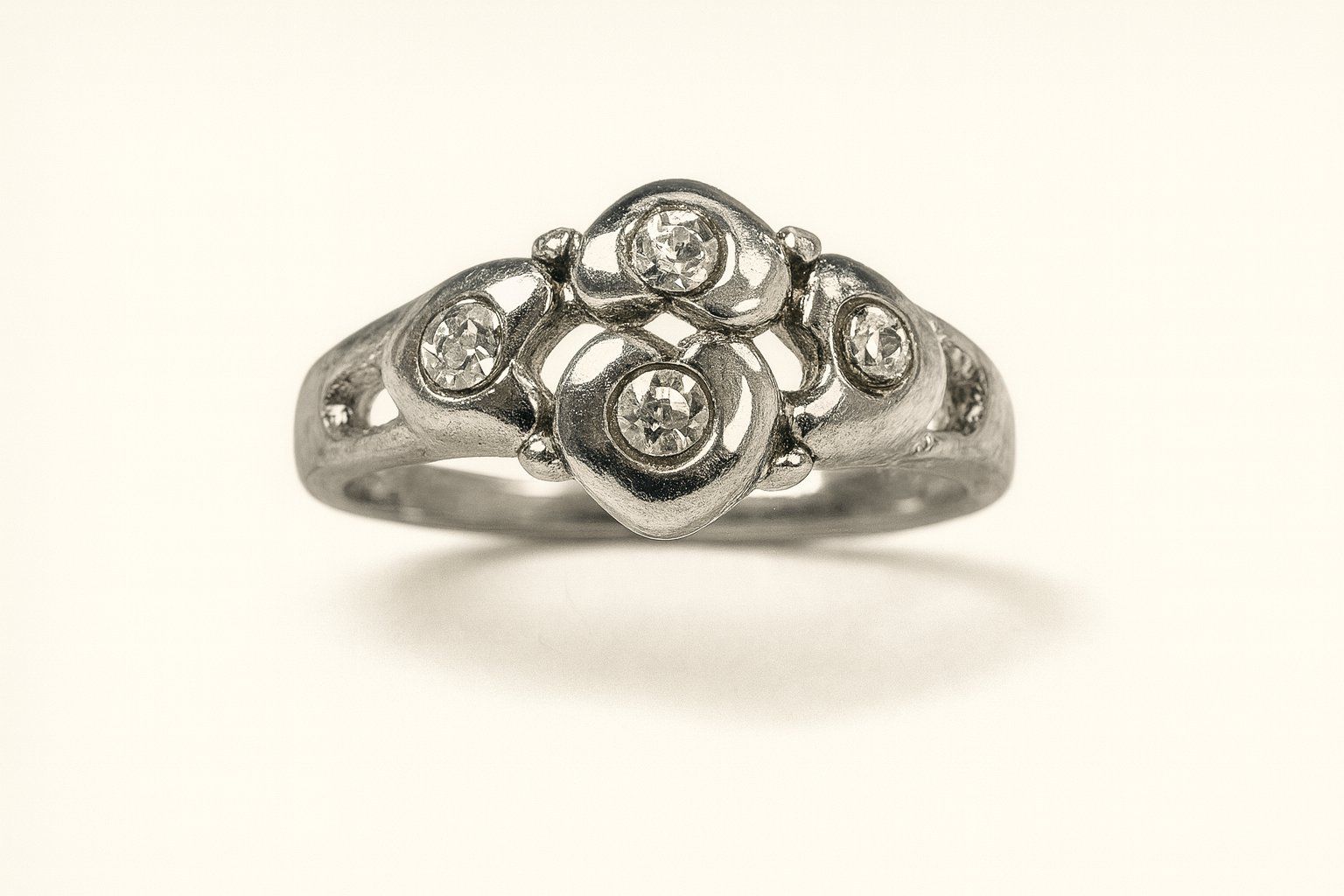 Ringe: Bague fantaisie avec strass élégante – Neu (gemäss Beschreibung) aus Territet von Cenh