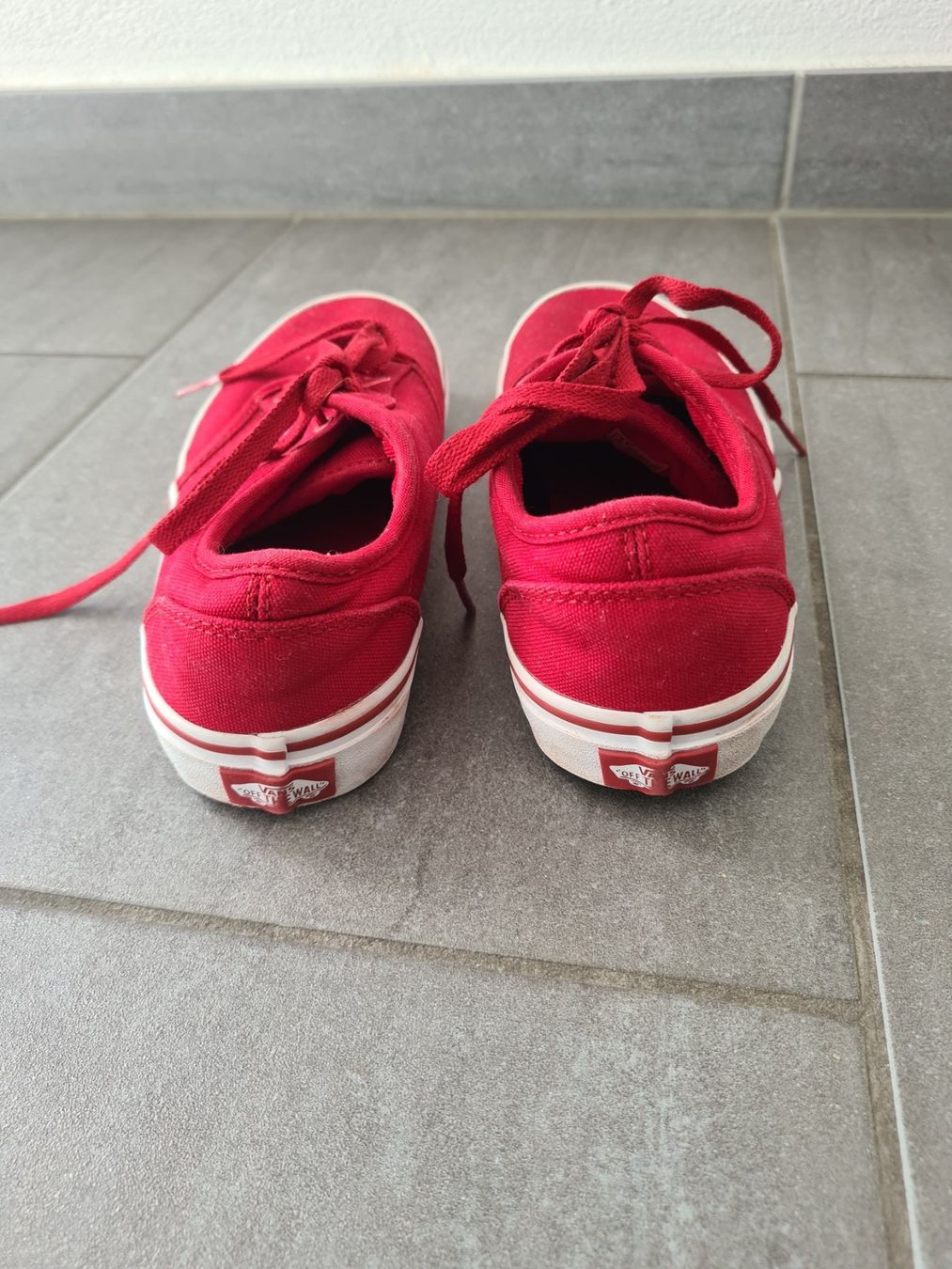 Vans Scarpe da uomo: Vans Schuhe rot gr.37 – Usato da Mezzovico venduto da maemy 2