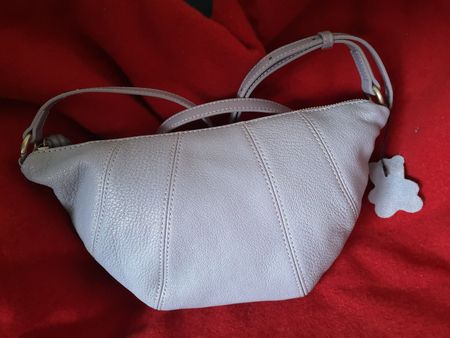 Edle Handtasche in Zartblau – perfekt für den Sommer