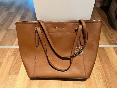 Michael Kors Tasche braun praktisch NEU