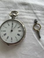 Jolie montre à gousset ancienne en ARGENT À CLÉ