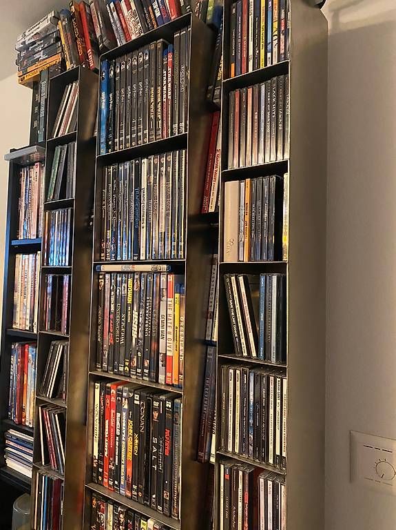 Scaffali: DVD- und CD Regal Edelstahl – Usato da Frenkendorf venduto da Maetti