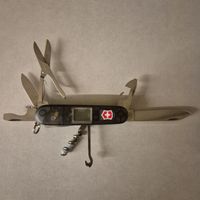 Victorinox Voyager, Sackmesser mit Digitaluhr, OVP