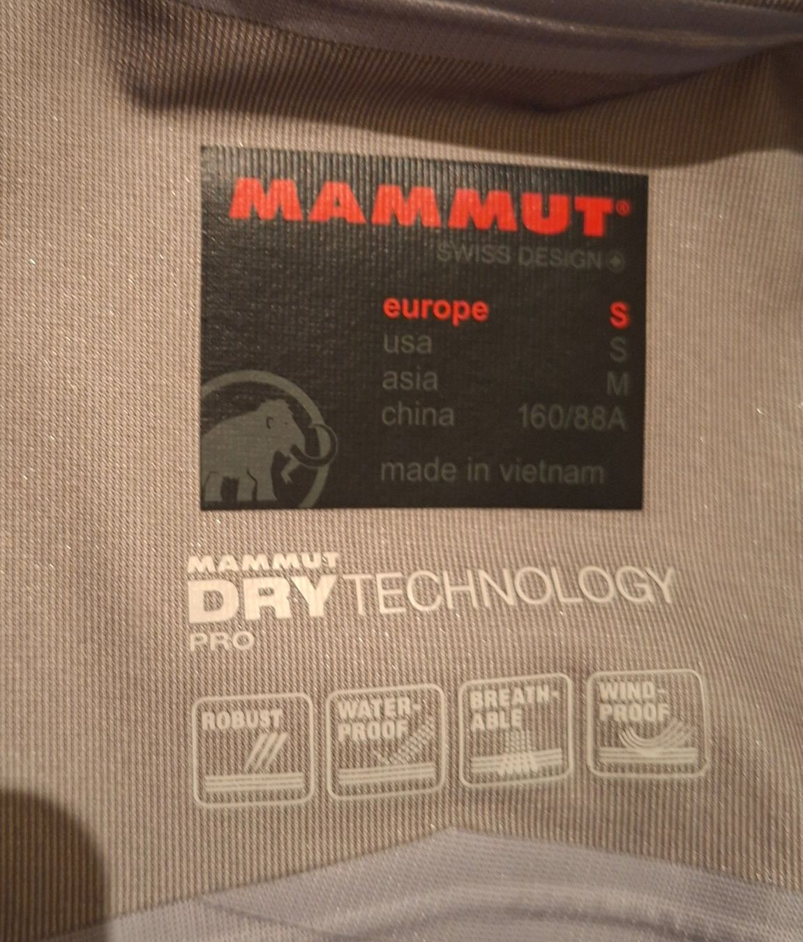 Mammut Giacche: Mammut Regenjacke Gr S – Usato da Immensee venduto da Meiersi 1