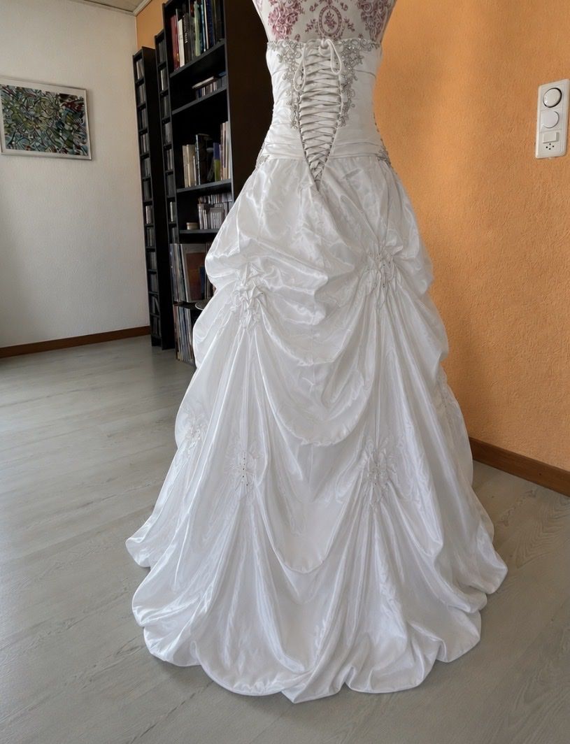 Vestiti: Robe de mariée neuve dans son emballage – Nuovo e nell'imballaggio originale da Tavannes venduto da Jami75 1