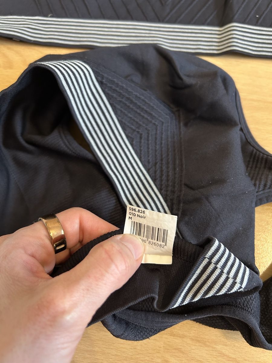 Tops: 2 Sport BHs in Schwarz,Grösse M & L – Gebraucht aus Port von SandraDG 2