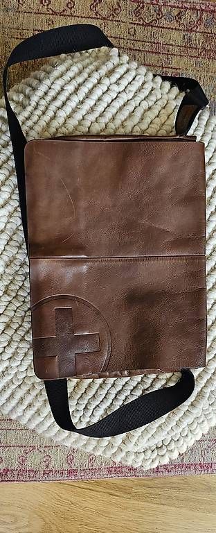 Taschen: Strellson Messenger Bag aus Leder – Gebraucht aus Bassersdorf von capricornswiss