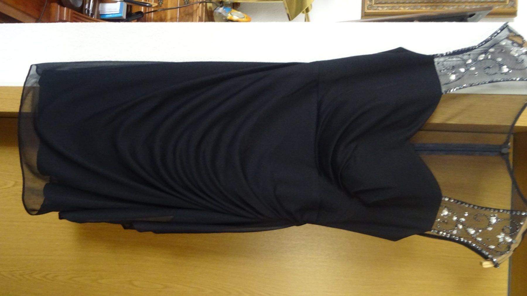 Vestiti: SCHWAZE ABENDKLEID  GR. 36  SEHR ELEGANT. – Nuovo (secondo la descrizione) da Burgdorf venduto da may52