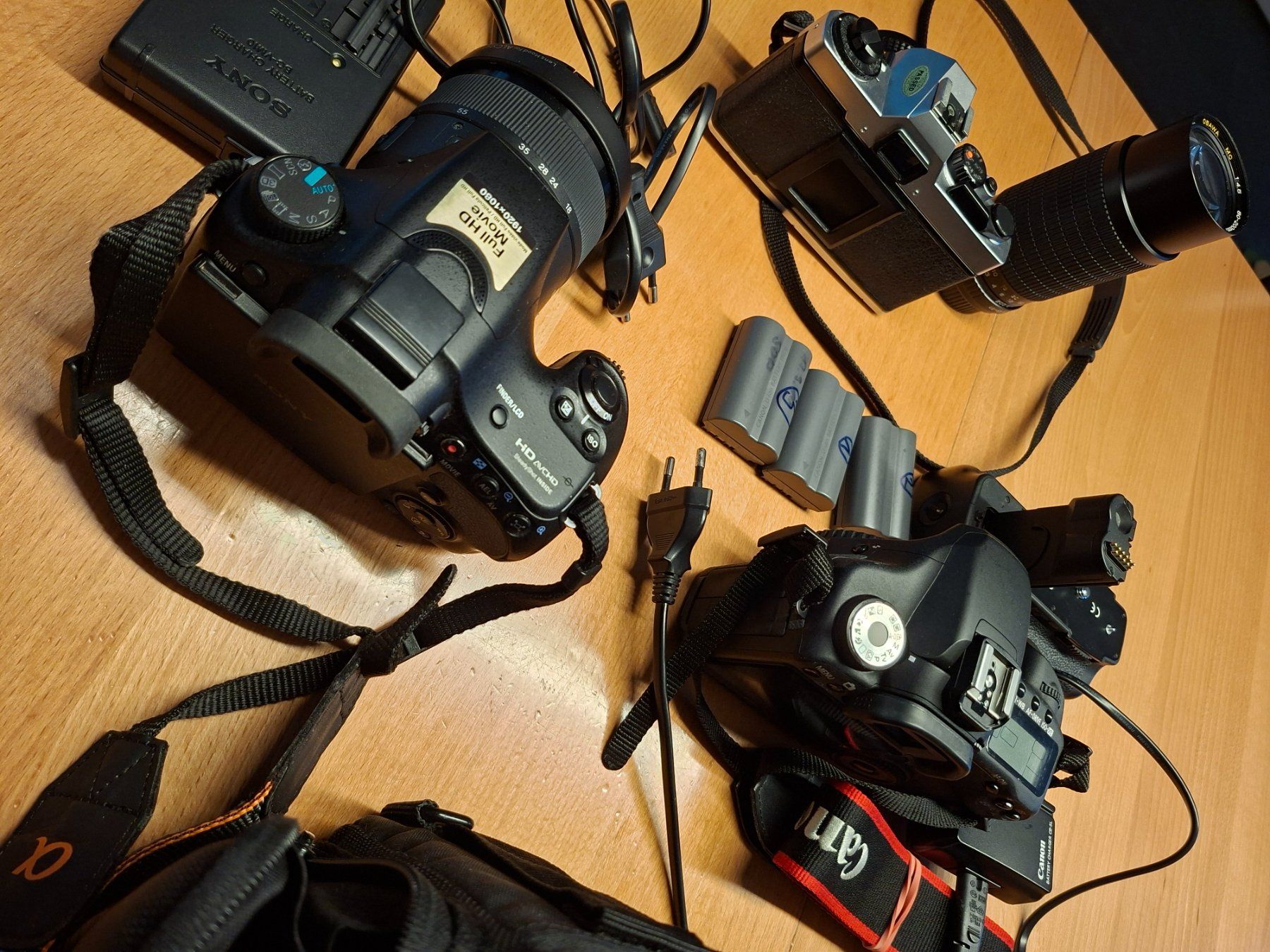 Appareil photo: Sony a65, Canon 50D, Analog Kamera – D'occasion à Reinach BL par aequo 3