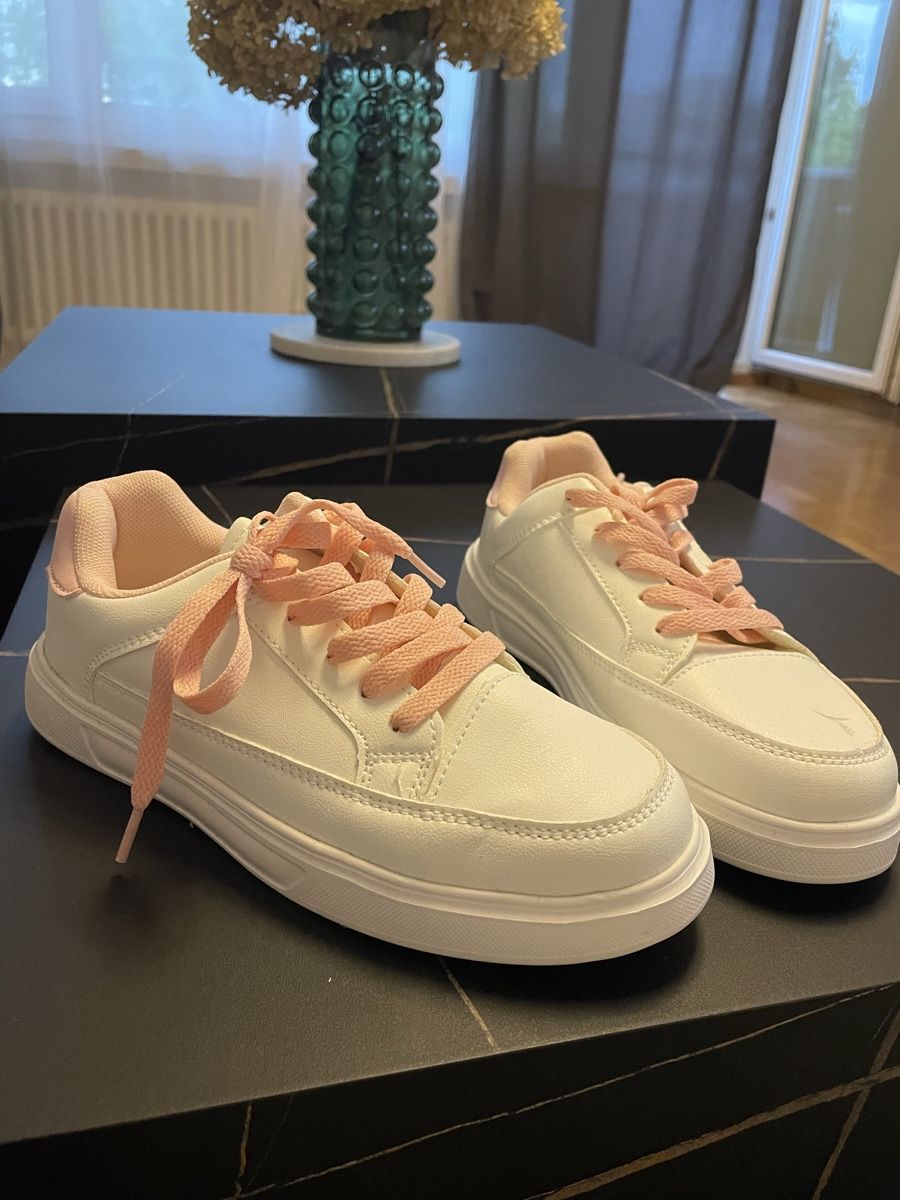 Chaussures femmes: Sneaker – Neuf (Voir description) à Zürich par car_26mh