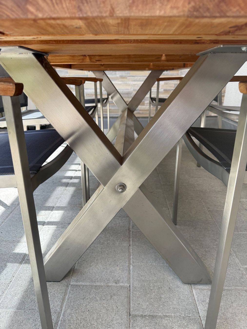 Tavoli: Holztisch 220 x 95 mit 6 Stühlen – Usato da Spreitenbach venduto da Jesset 3