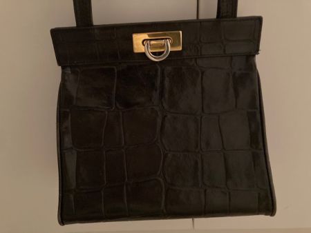 Schicke Leder Umhängetasche von Richard Handmade, schwarz
