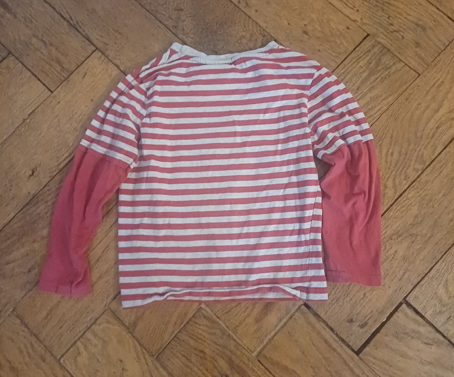 Pulls et sweat-shirts: Langarmshirt Grösse 122 von Kids – D'occasion à Schönenwerd par pomodor 1