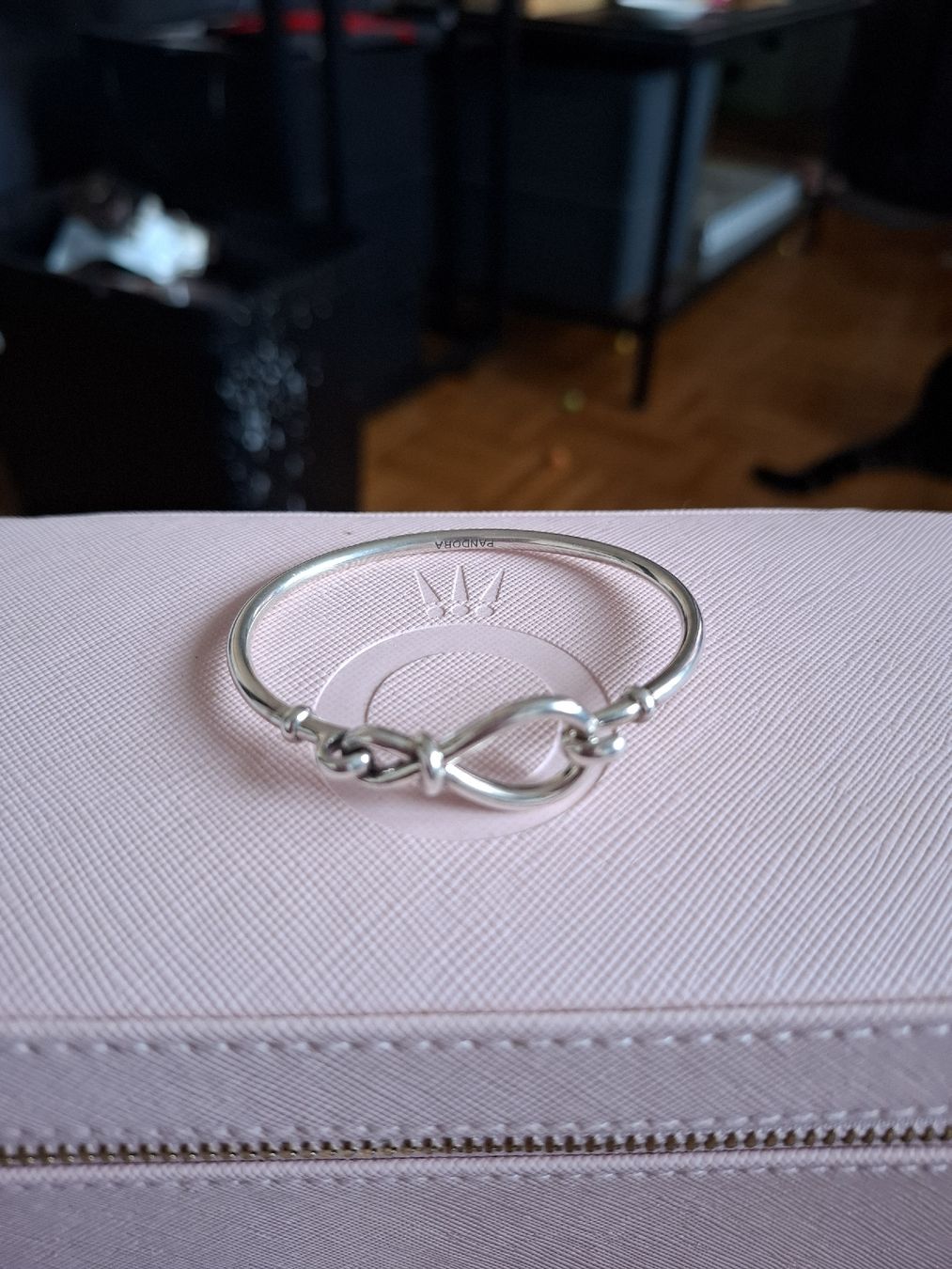 Pandora Bracciali & Braccialetti: bracelet infinity Pandora gr.1 – Usato da Lausanne venduto da Ptite_Dame