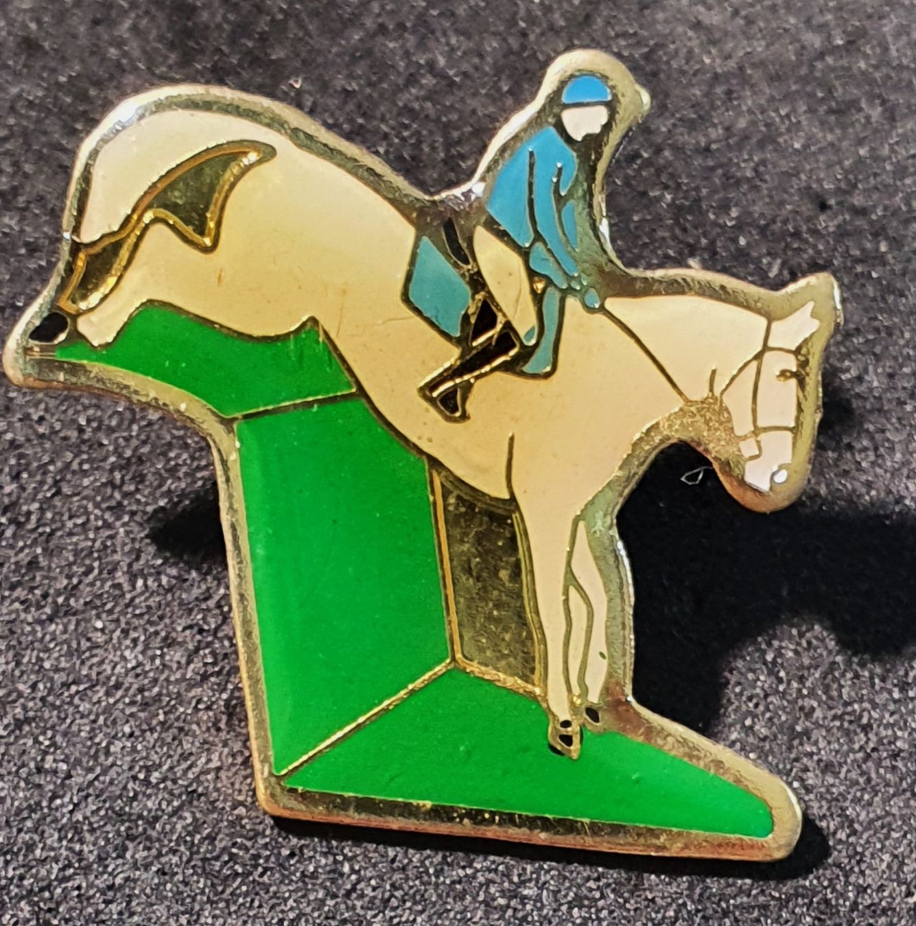 Placchette & Badge: BB414 - Pin Pferd Pferde Sport Springen – Usato da Reinach BL venduto da Boston-Verkauf