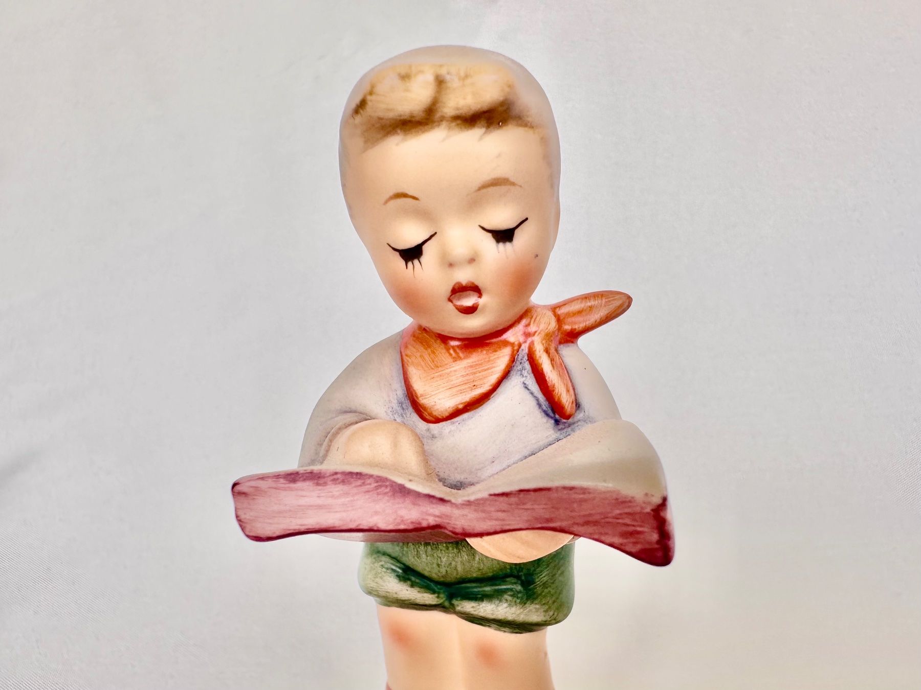 Hummel Figuren: Hübsche Goebel Hummel Figur Junge "Honor Student" – Gebraucht aus Steinen von SputnikSweetheart 1