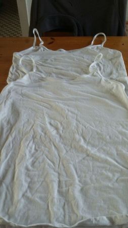 2 tops blancs(dames)